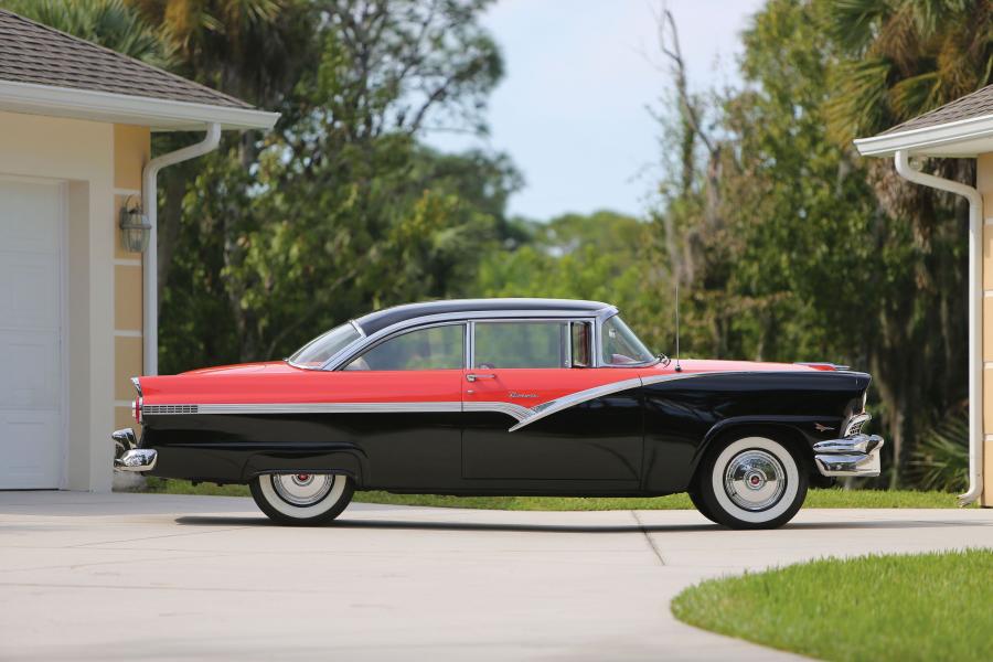  Ford Fairlane Victoria Hardtop Coupe 1956 года  (фото 47 из 49)